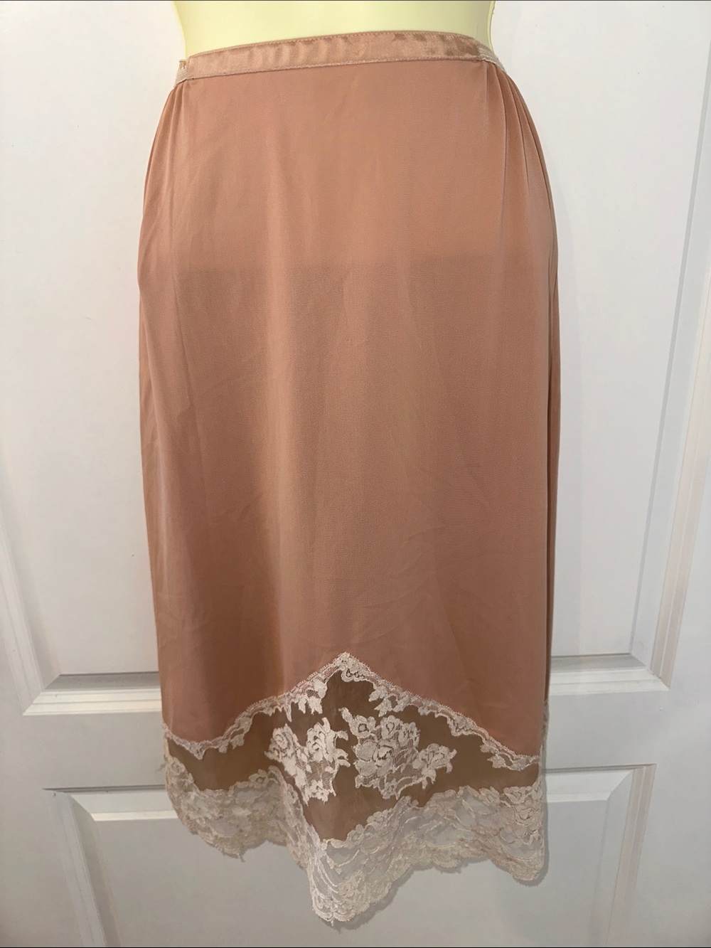Vintage 60s Artemis Dark Tan/ Light Brown Slip with Cream Lace Trim